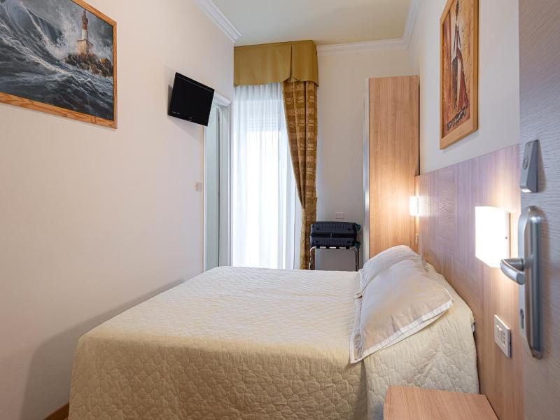 Hotel Corinna image