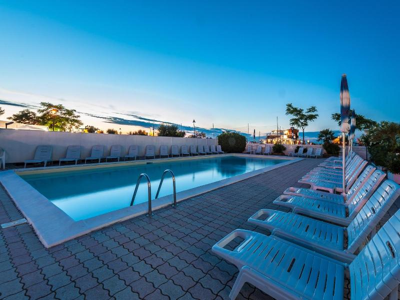 Hotel Corinna image