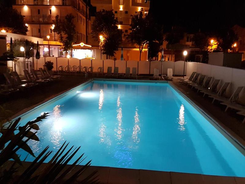 Hotel Corinna image