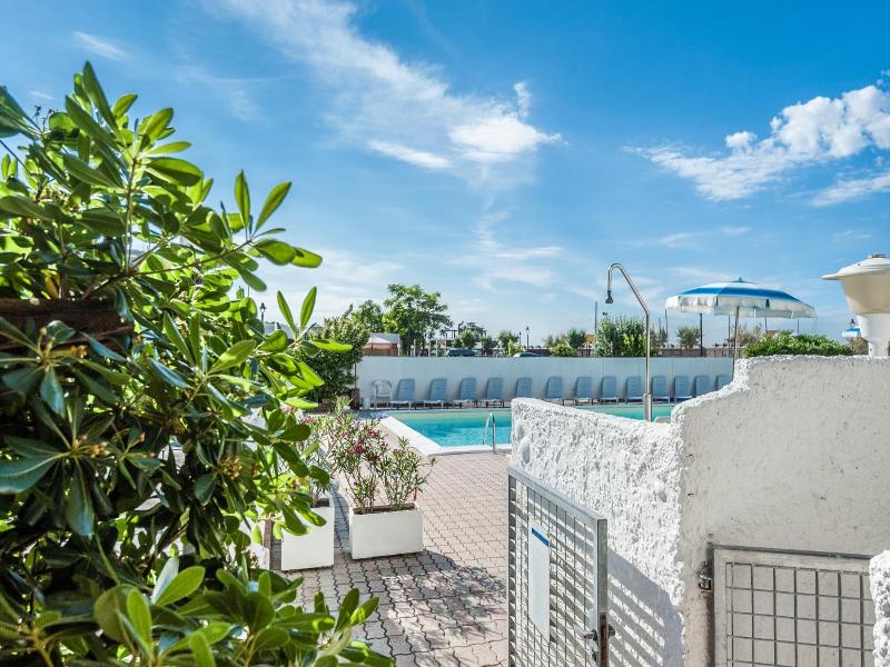 Hotel Corinna image
