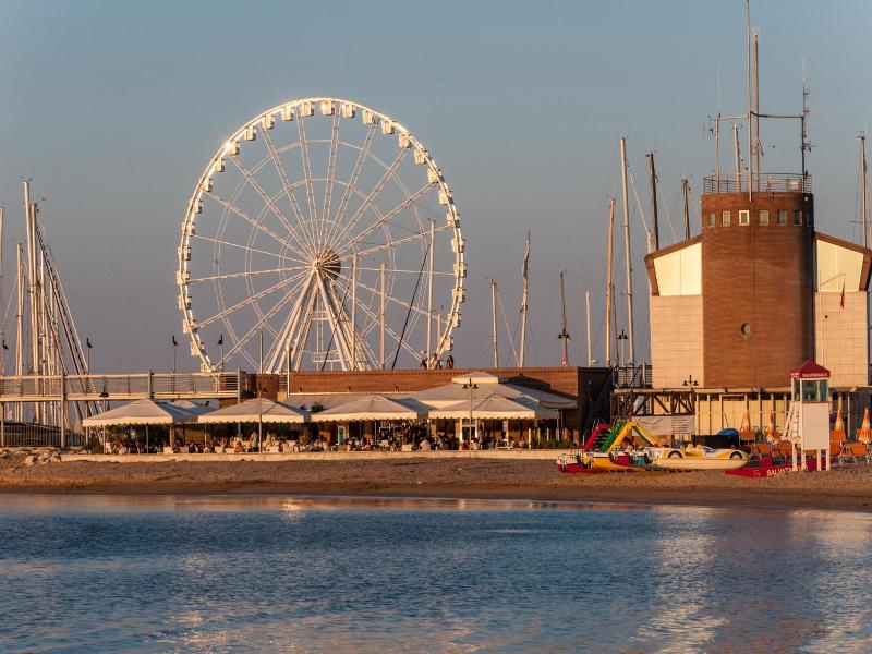 Hotel Corinna image