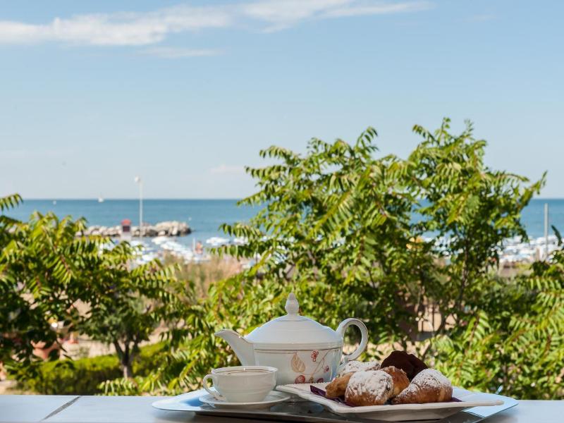Hotel Corinna image