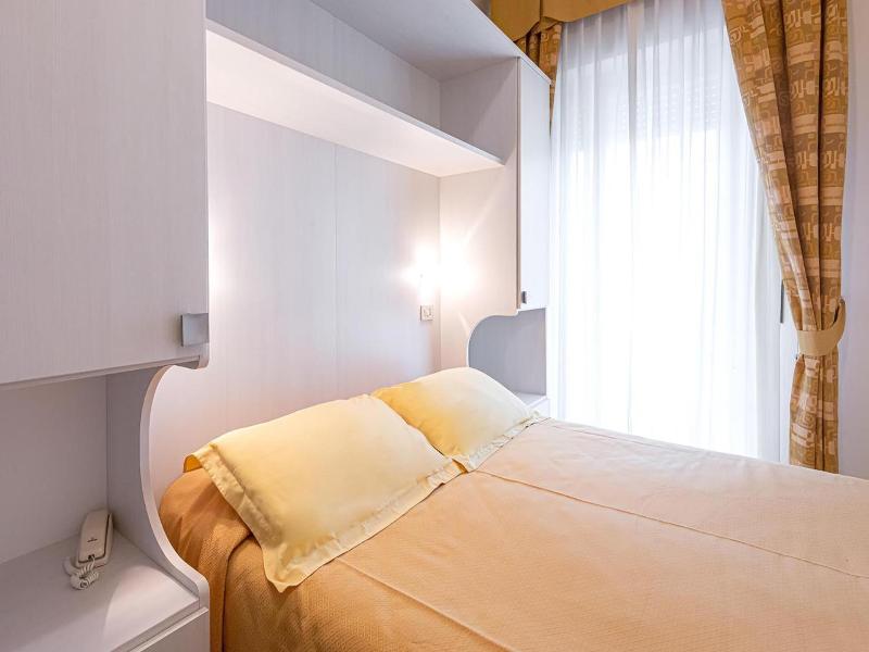 Hotel Corinna image