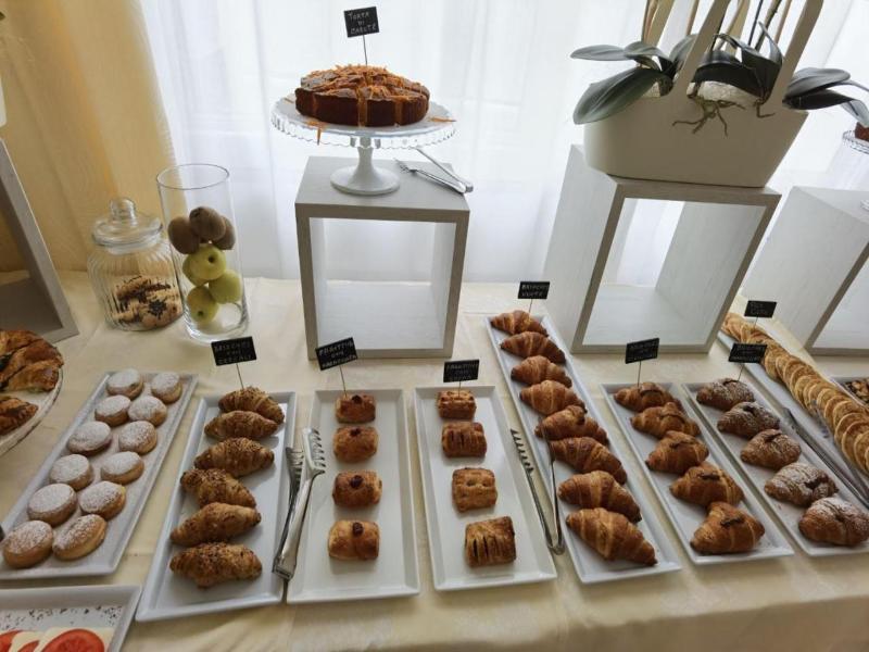 Hotel Corinna image