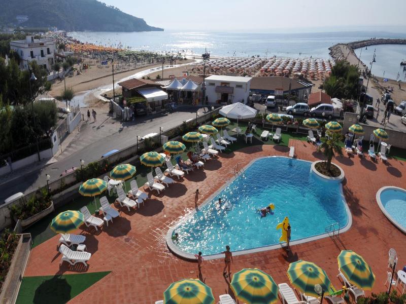 Morcavallo Hotel & Wellness image