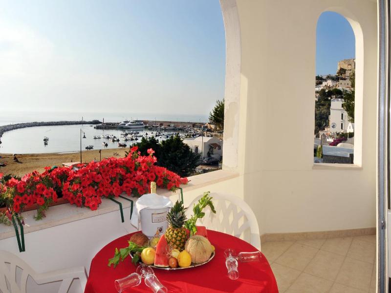 Morcavallo Hotel & Wellness image