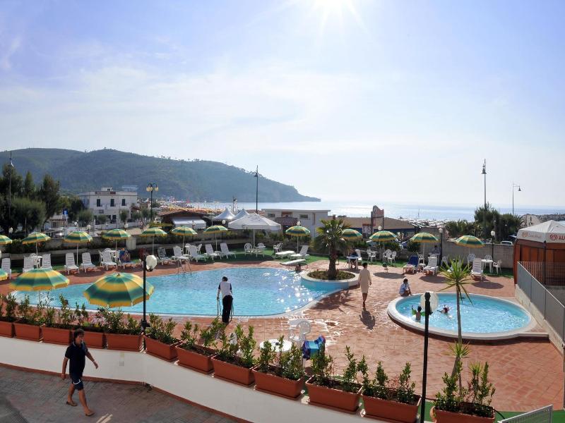 Morcavallo Hotel & Wellness image