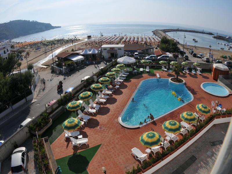 Morcavallo Hotel & Wellness image