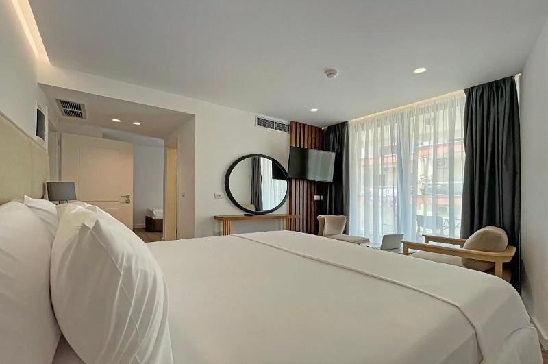 Dorchester Hotel image