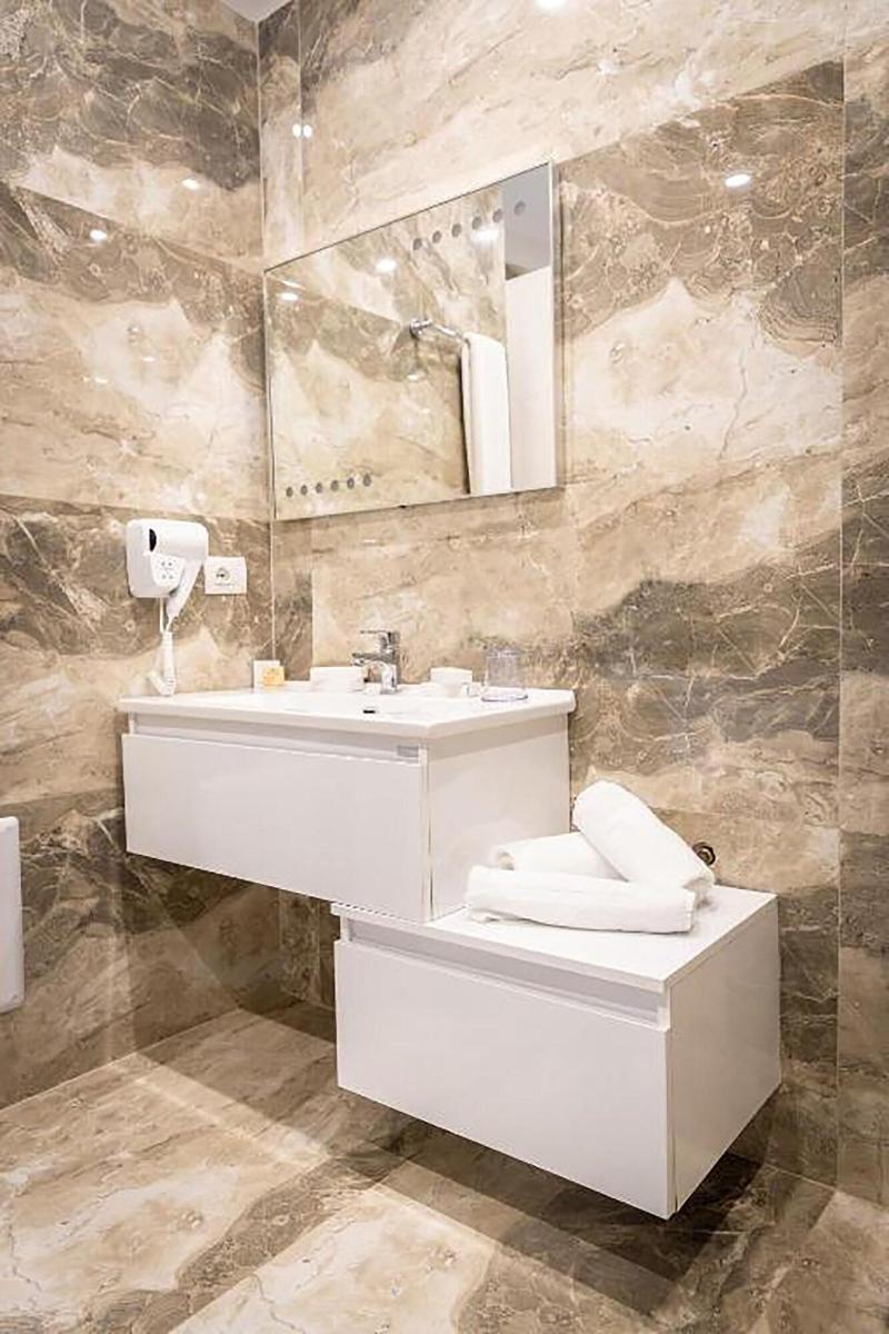Dorchester Hotel image