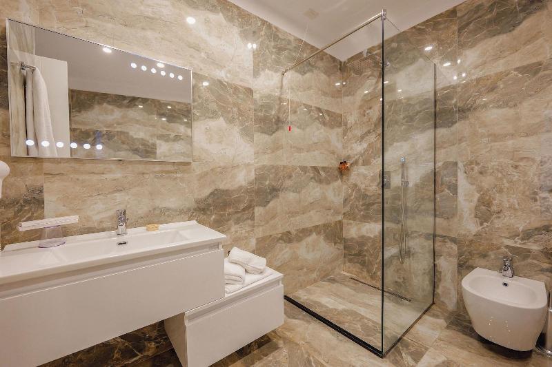 Dorchester Hotel image