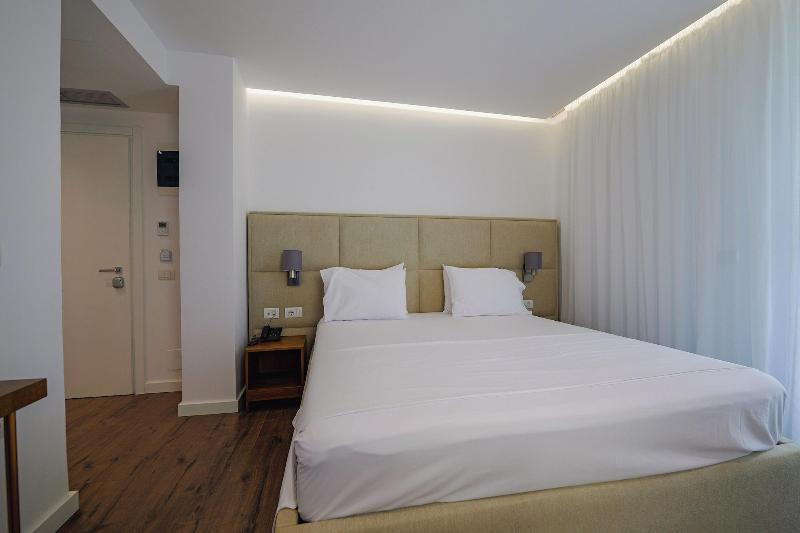 Dorchester Hotel image