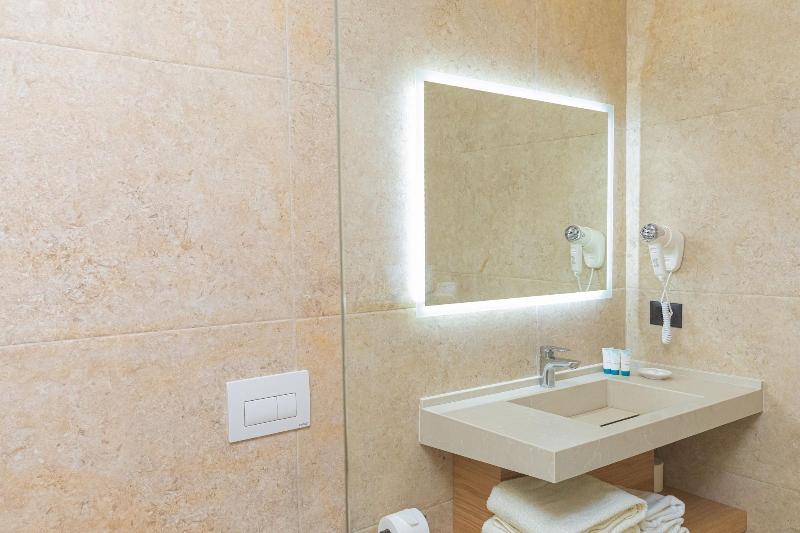 B&b Champagne Vlore Bay image