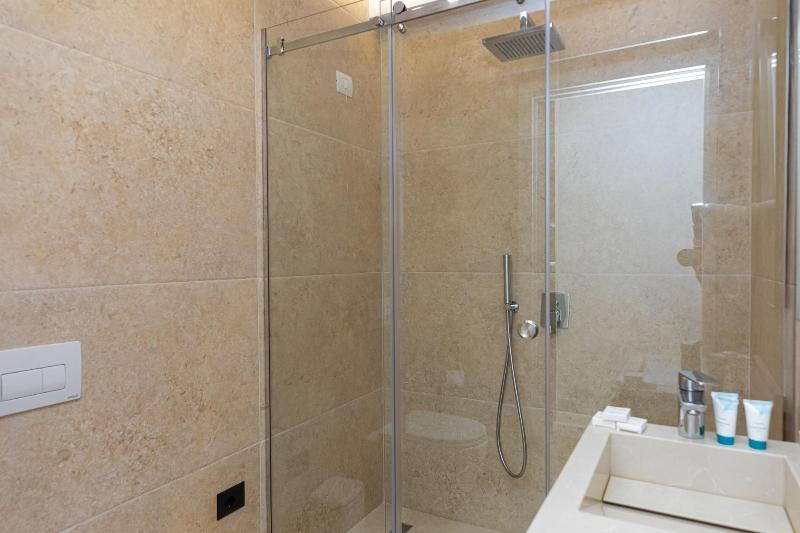 B&b Champagne Vlore Bay image