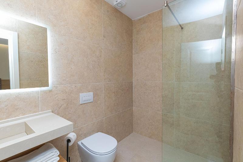 B&b Champagne Vlore Bay image