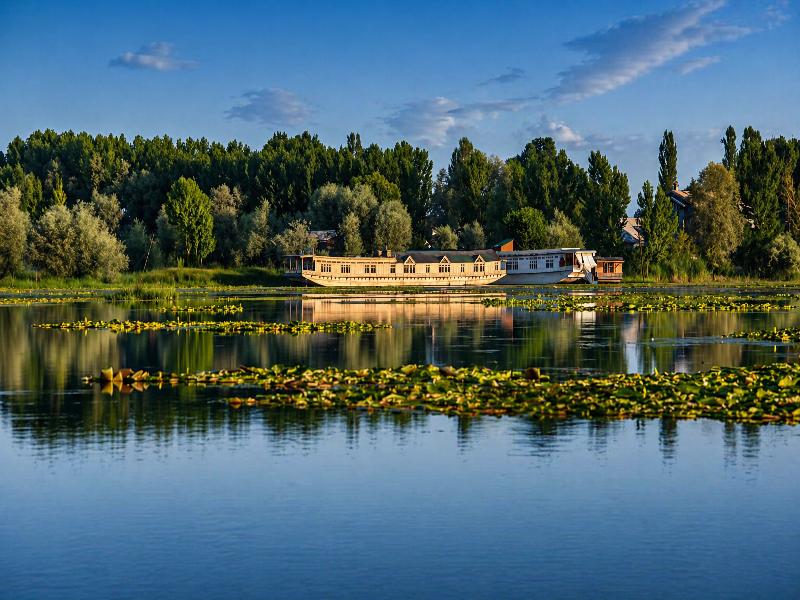 Kings Houseboats image