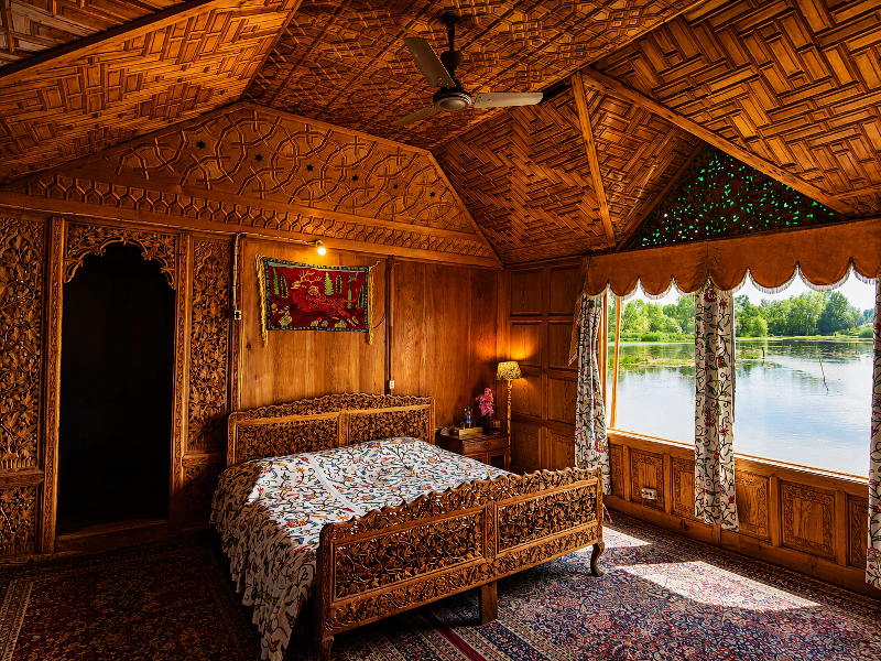 Kings Houseboats image