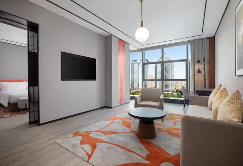 Hilton Garden Inn Luoyang Kaiyuan Avenue image