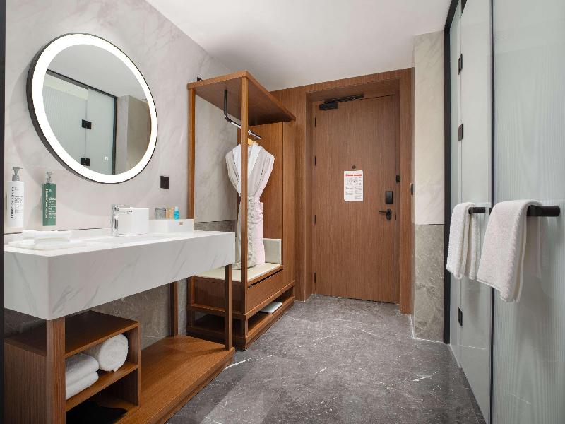 Hilton Garden Inn Luoyang Kaiyuan Avenue image