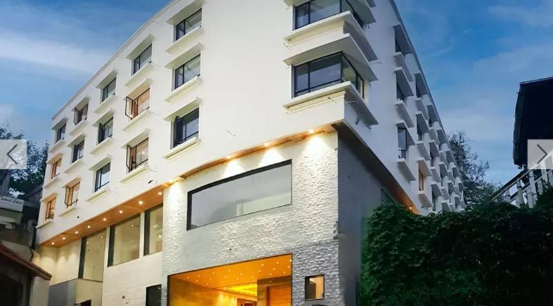 Yashshree Sanderling