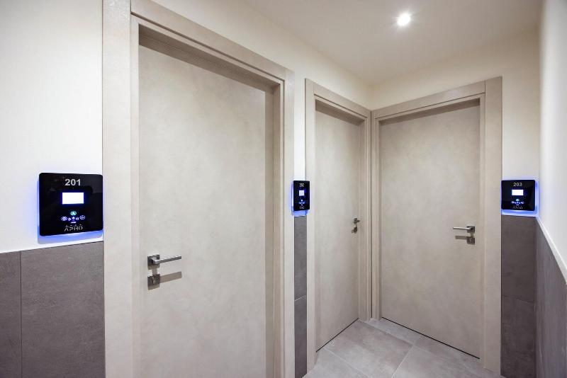 Apho Apartment Hotel image