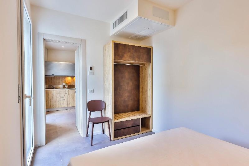 Apho Apartment Hotel image