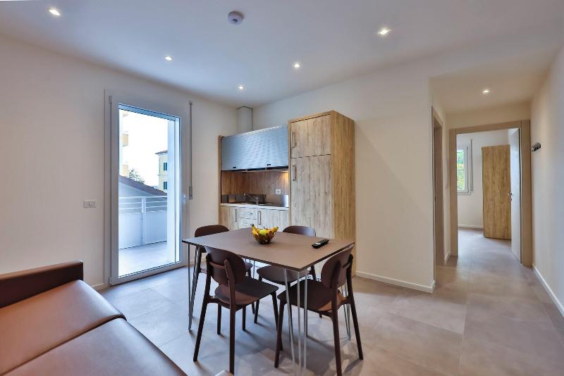 Apho Apartment Hotel image