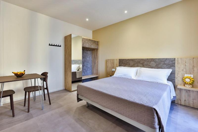 Apho Apartment Hotel image