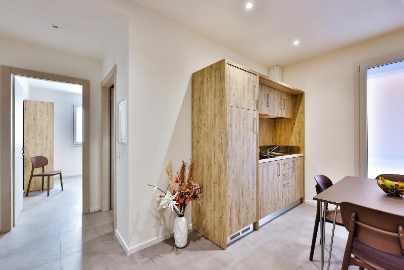 Apho Apartment Hotel image