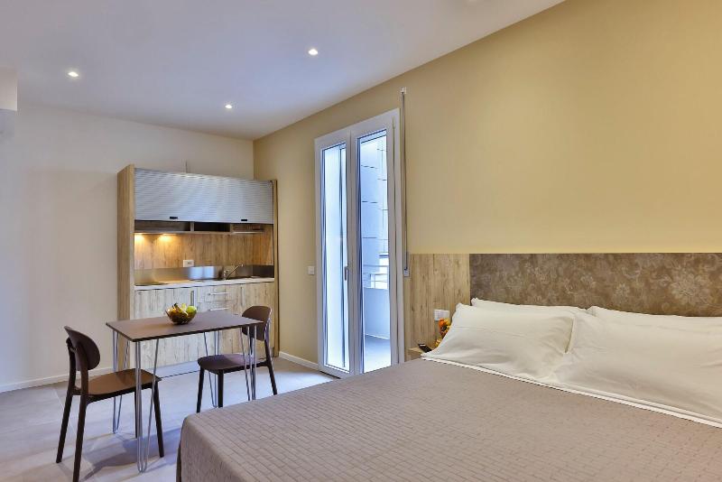 Apho Apartment Hotel image