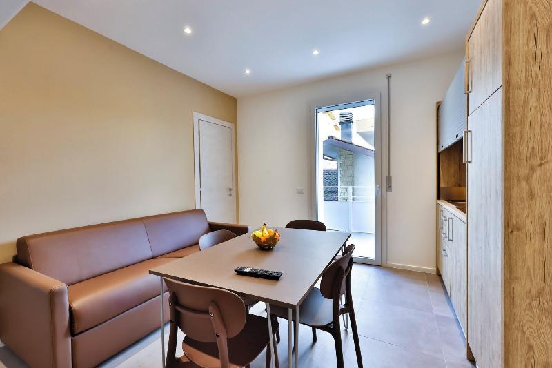 Apho Apartment Hotel image