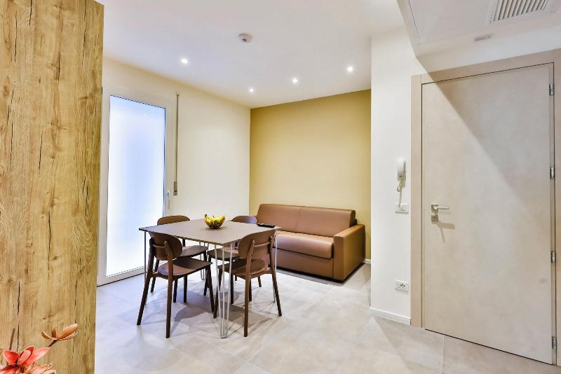 Apho Apartment Hotel image