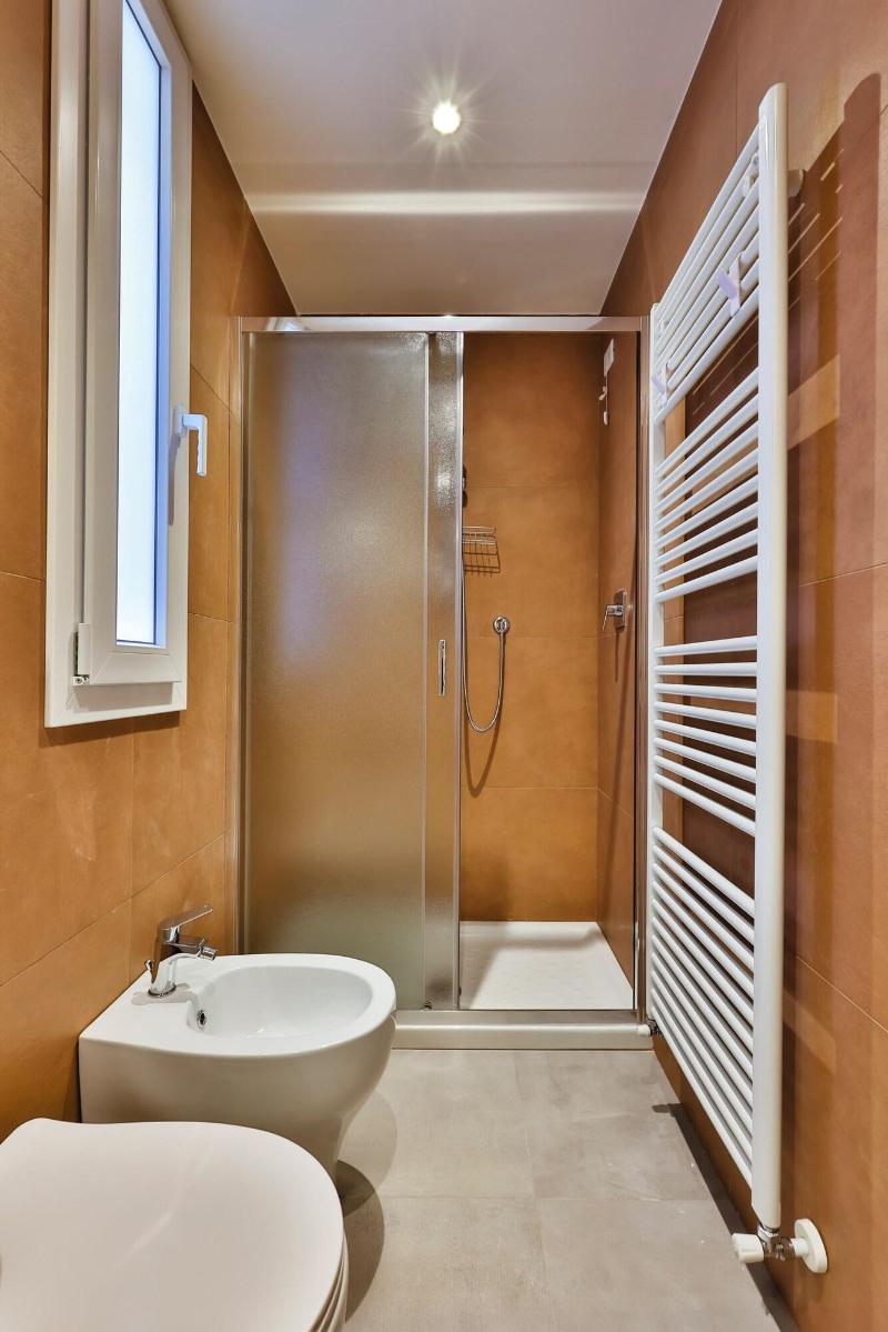 Apho Apartment Hotel image
