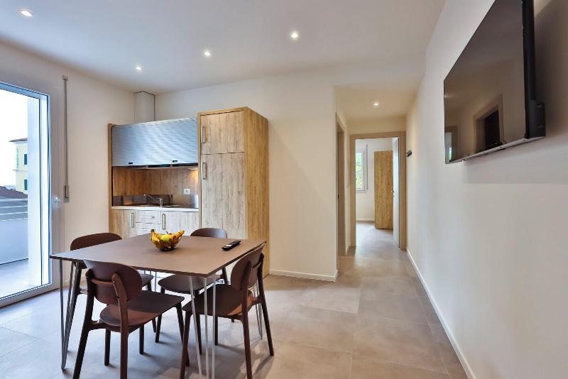Apho Apartment Hotel image