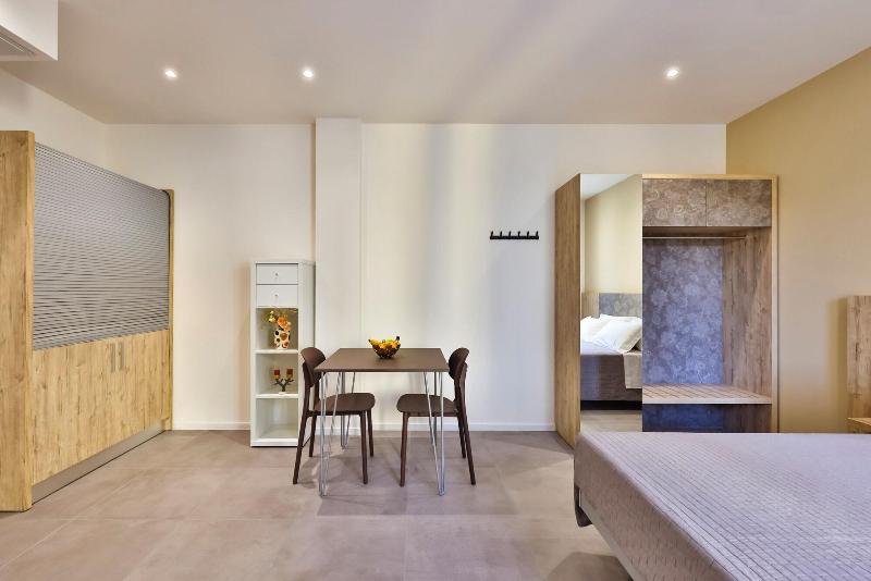 Apho Apartment Hotel image