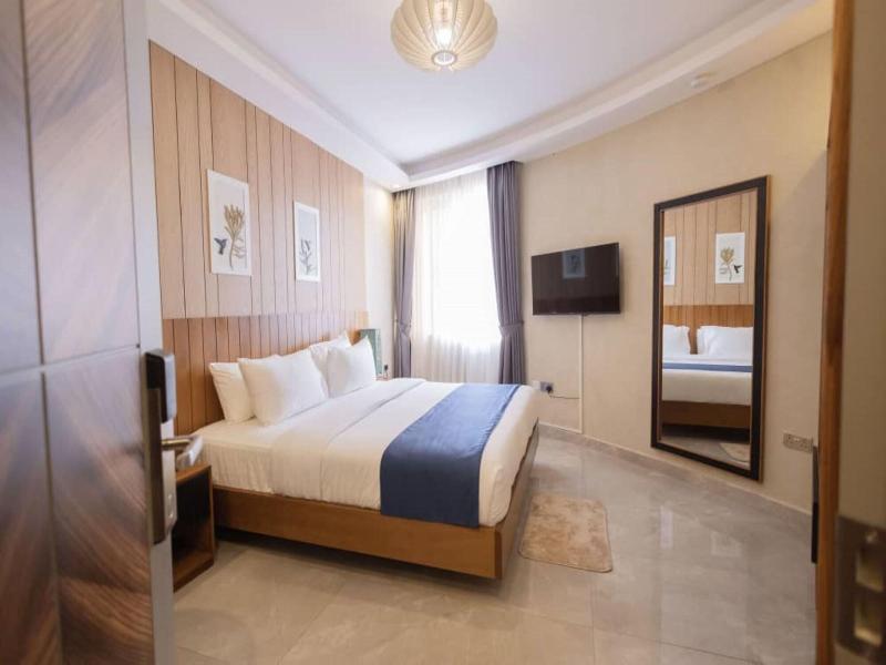 Grik Hotel Entebbe image