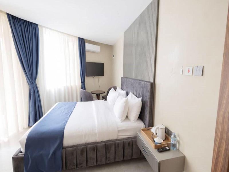 Grik Hotel Entebbe image