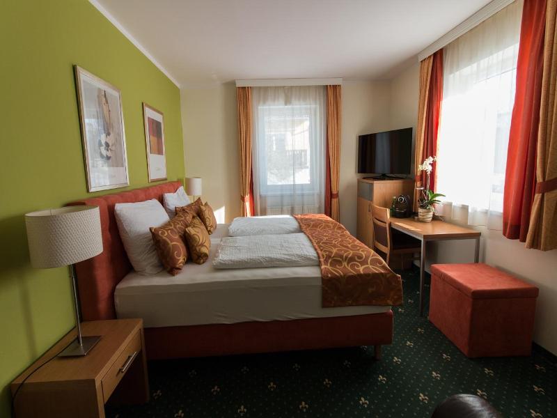 Hotel Kreuzwirt image