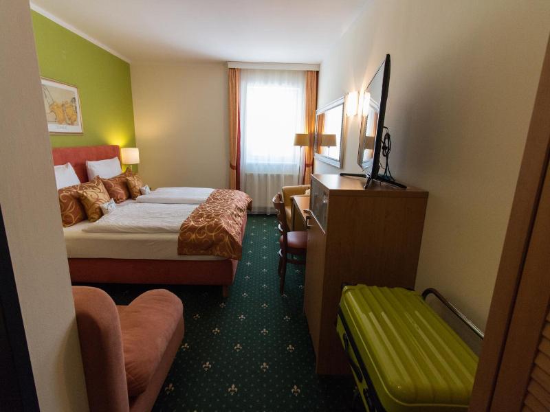 Hotel Kreuzwirt image