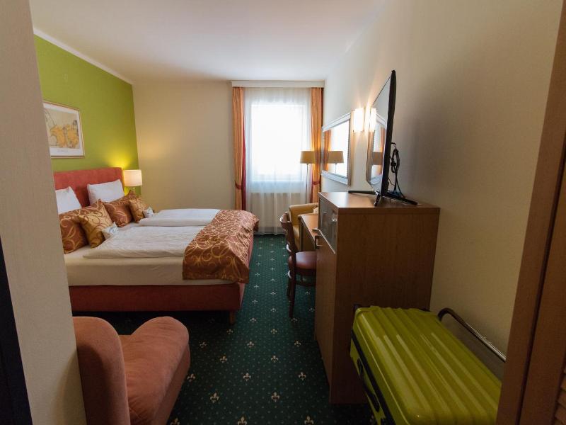 Hotel Kreuzwirt image