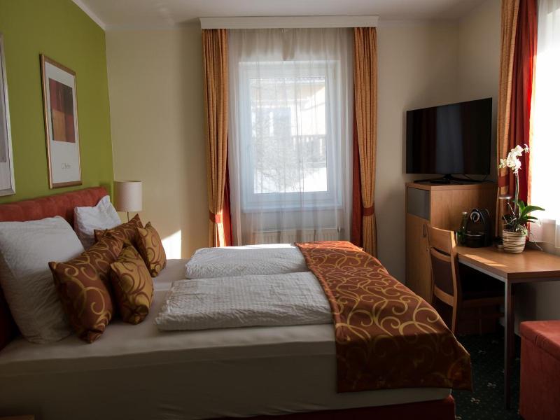 Hotel Kreuzwirt image
