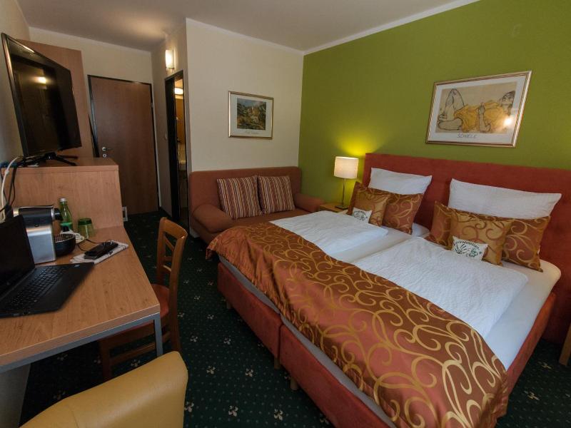 Hotel Kreuzwirt image