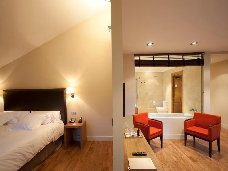 Komentu Maitea image