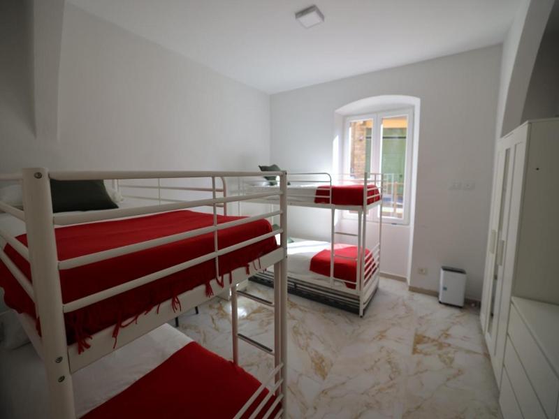 Hostel Bosmi Bed&language Liguria image