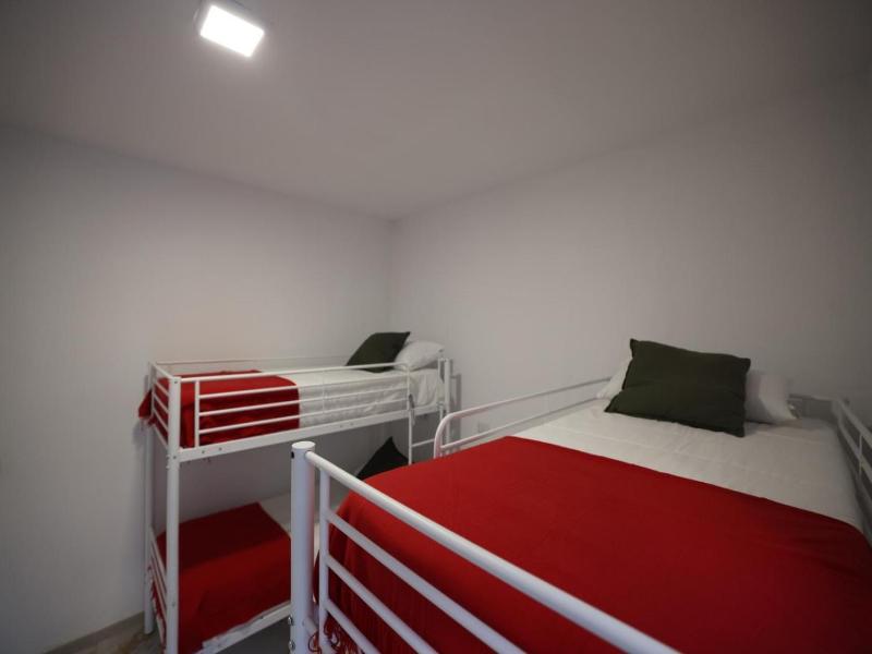 Hostel Bosmi Bed&language Liguria image