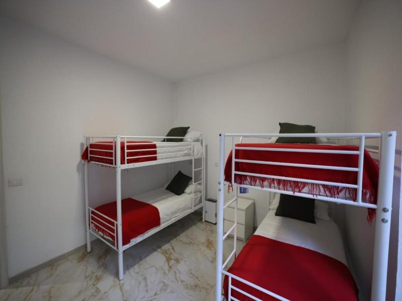 Hostel Bosmi Bed&language Liguria image