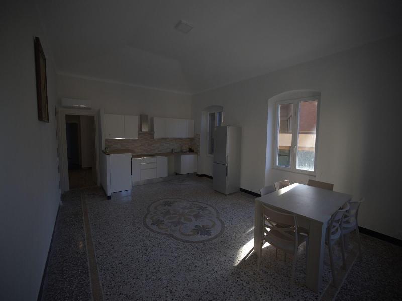 Hostel Bosmi Bed&language Liguria image