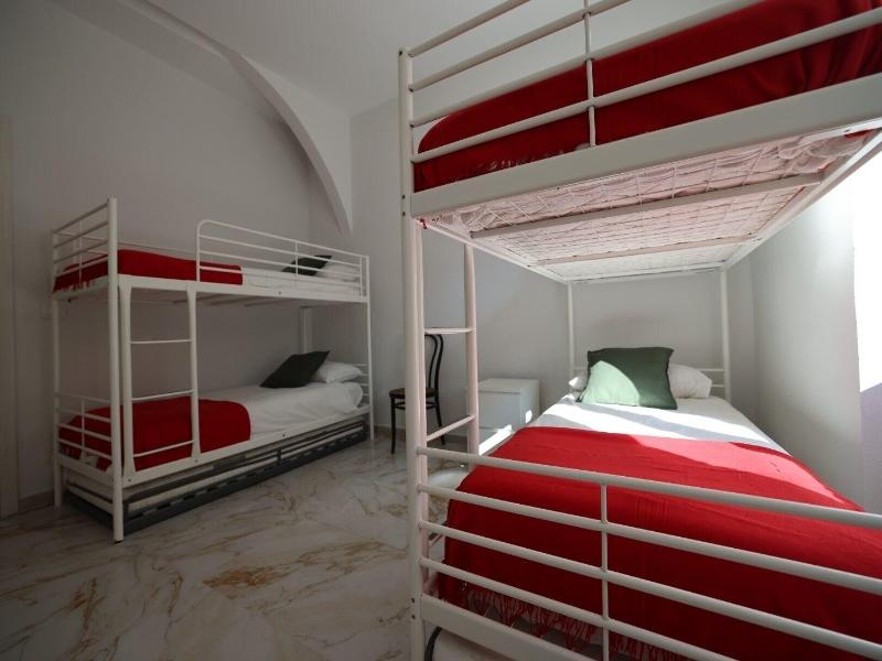 Hostel Bosmi Bed&language Liguria image