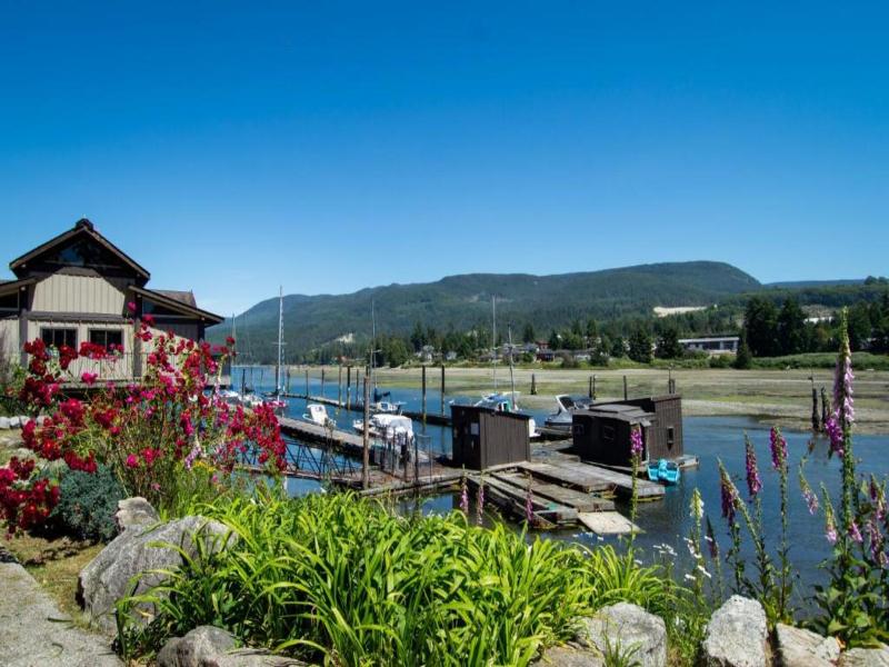 The Spot At Porpoise Bay Hotel & Marina image