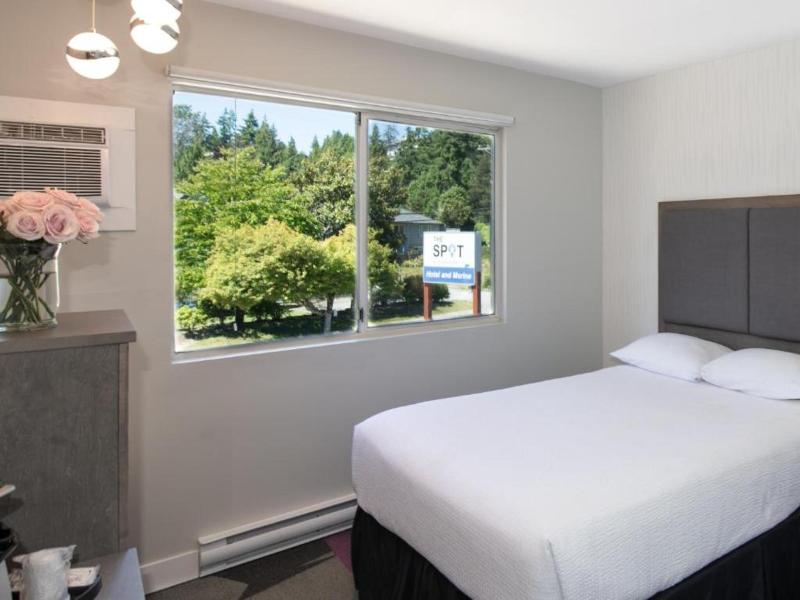 The Spot At Porpoise Bay Hotel & Marina image